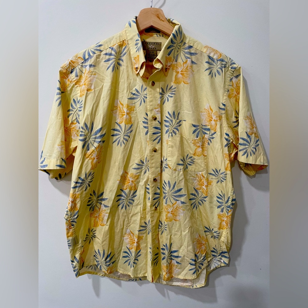 Natural Issue Button Up Size Medium - image 1